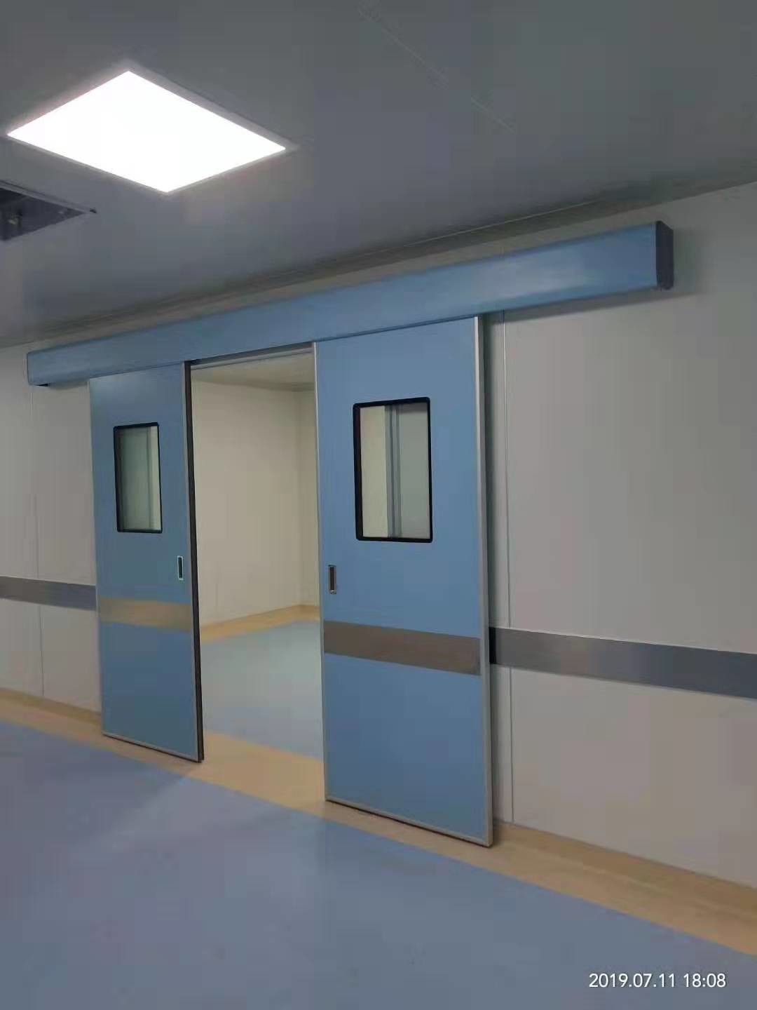 220V Automatic Swing Door 350mm/Sec Aluminum Cleanroom Door