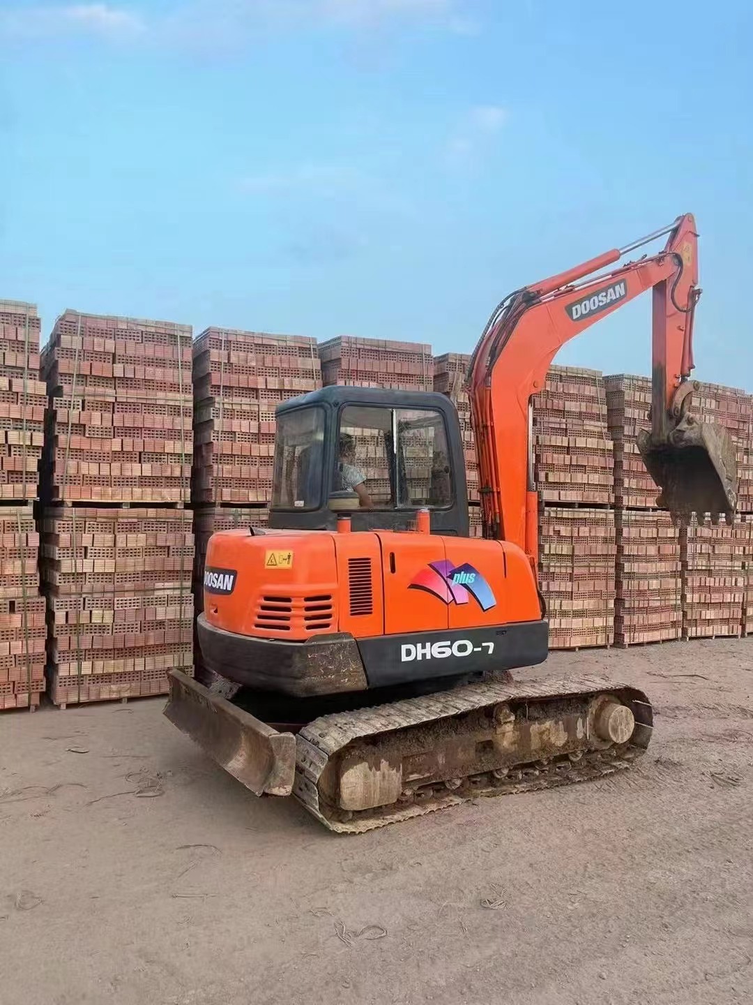 Second-Hand Doushan 60-7 Excavator from South Korea with Original Hydraulic Cylinder