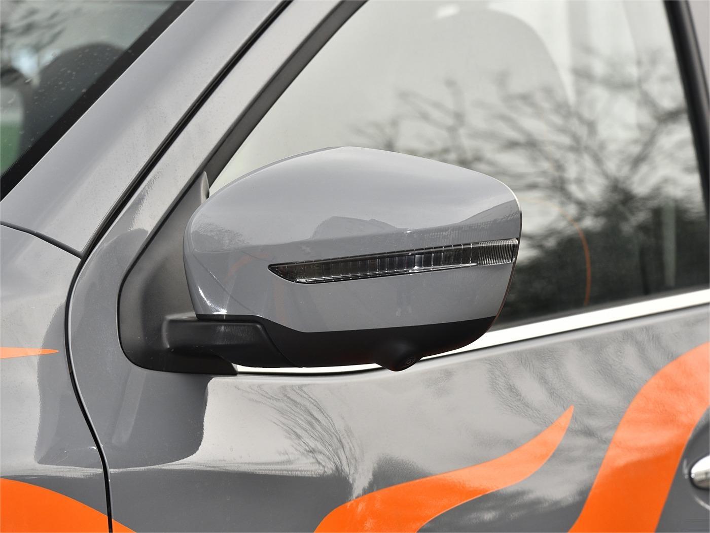 Fuel- Dongfeng Rich 7 4*4 Pickup Truck with Cargo Box Dimension of 1510*1562*475 mm