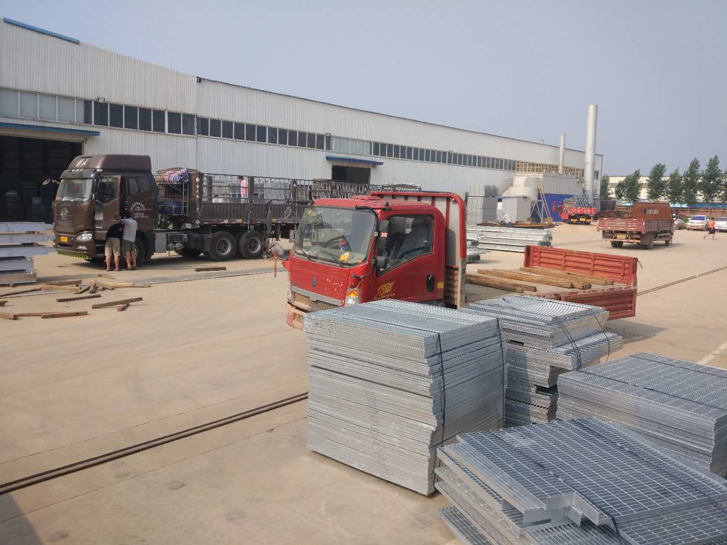 400mmW X1200mmL Tray Galvanized Metal Grating 2 Pannel With 50x50x5 Angle Frame