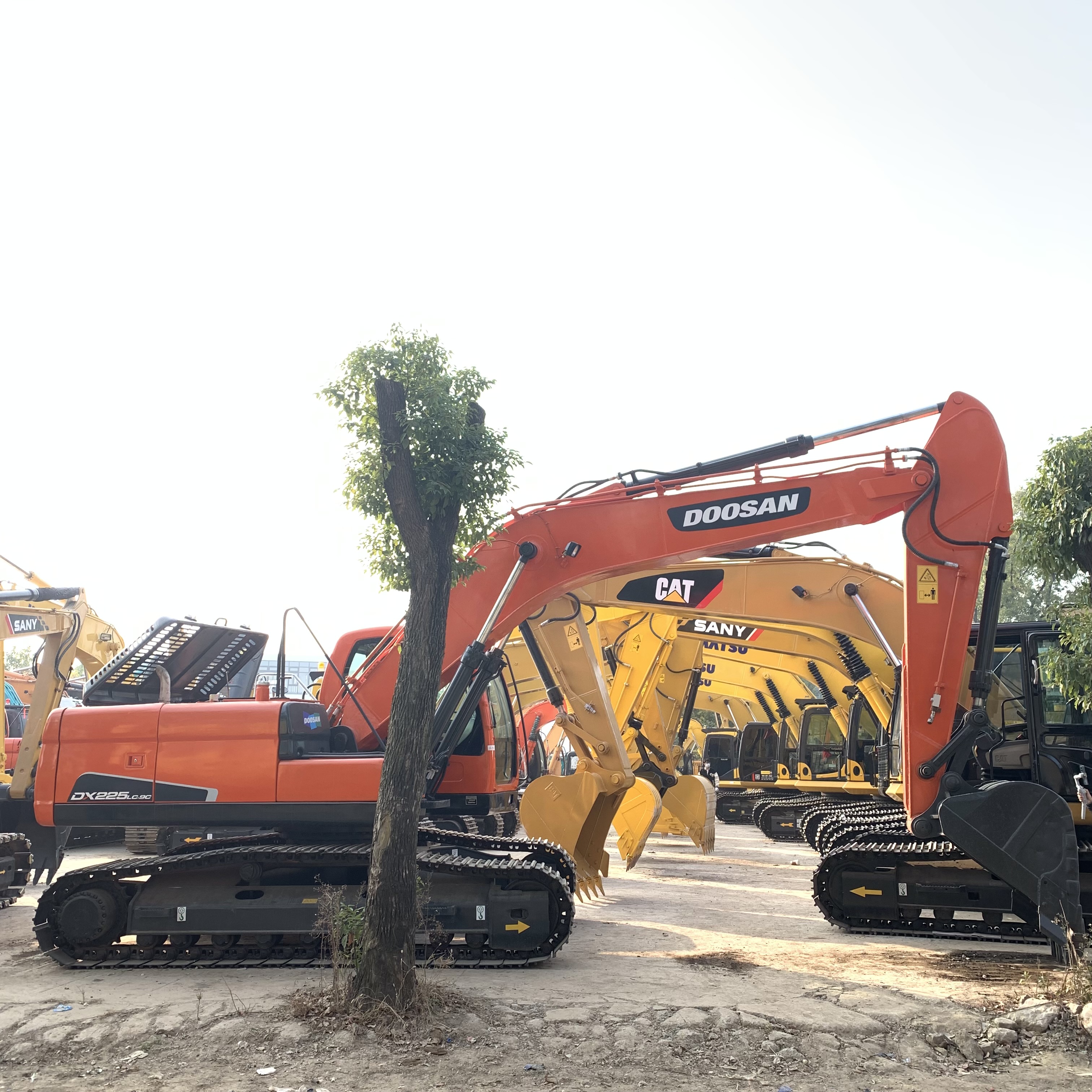 Original Doosan DX225 Excavators DX235 DX300 Construction Machinery Hydraulic Crawler Digger