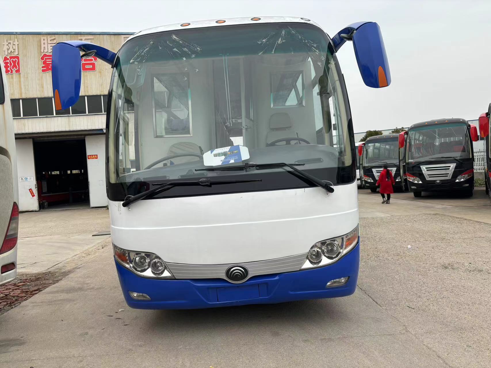 50 Seater Passenger Coach Bus Diesel Left Hand Drive Used Perfect for Group Travel