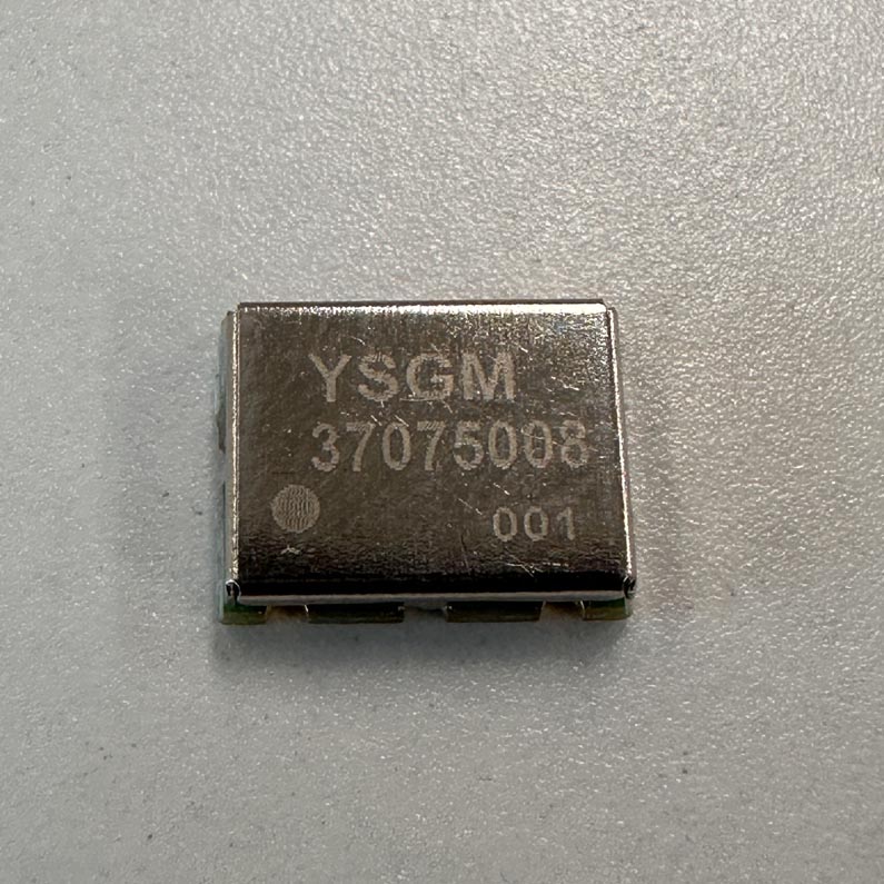 SZHUASHI High Output Power VCO for 370-750MHz 8dbm 5V Voltage Controlled Oscillator