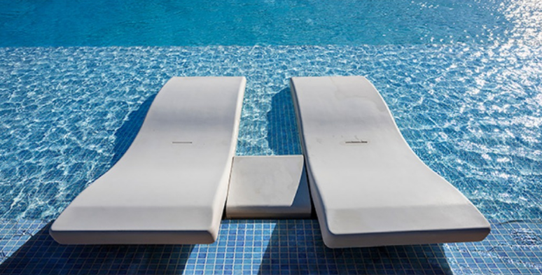 Swimming Pool Mosaic Tiles Spain Strip Iridescent Glass Tile Flower Pattern Glass 306x306MM