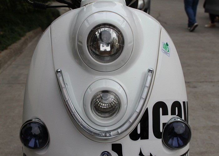 gas motor scooter 50cc 125cc 150cc GY6 engine 139QMB 152QMI 157QMJ alloy wheel white plastic body