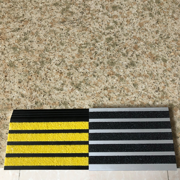 Skid Resistance Aluminum Tile Trim Power Coating PVC Metal Tile Trim