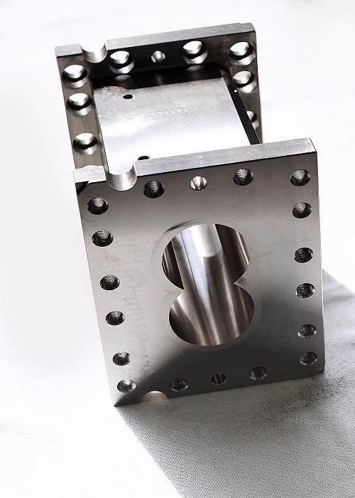 Building Block Type Screw and Barrel Structure for Twin Screw Extruder