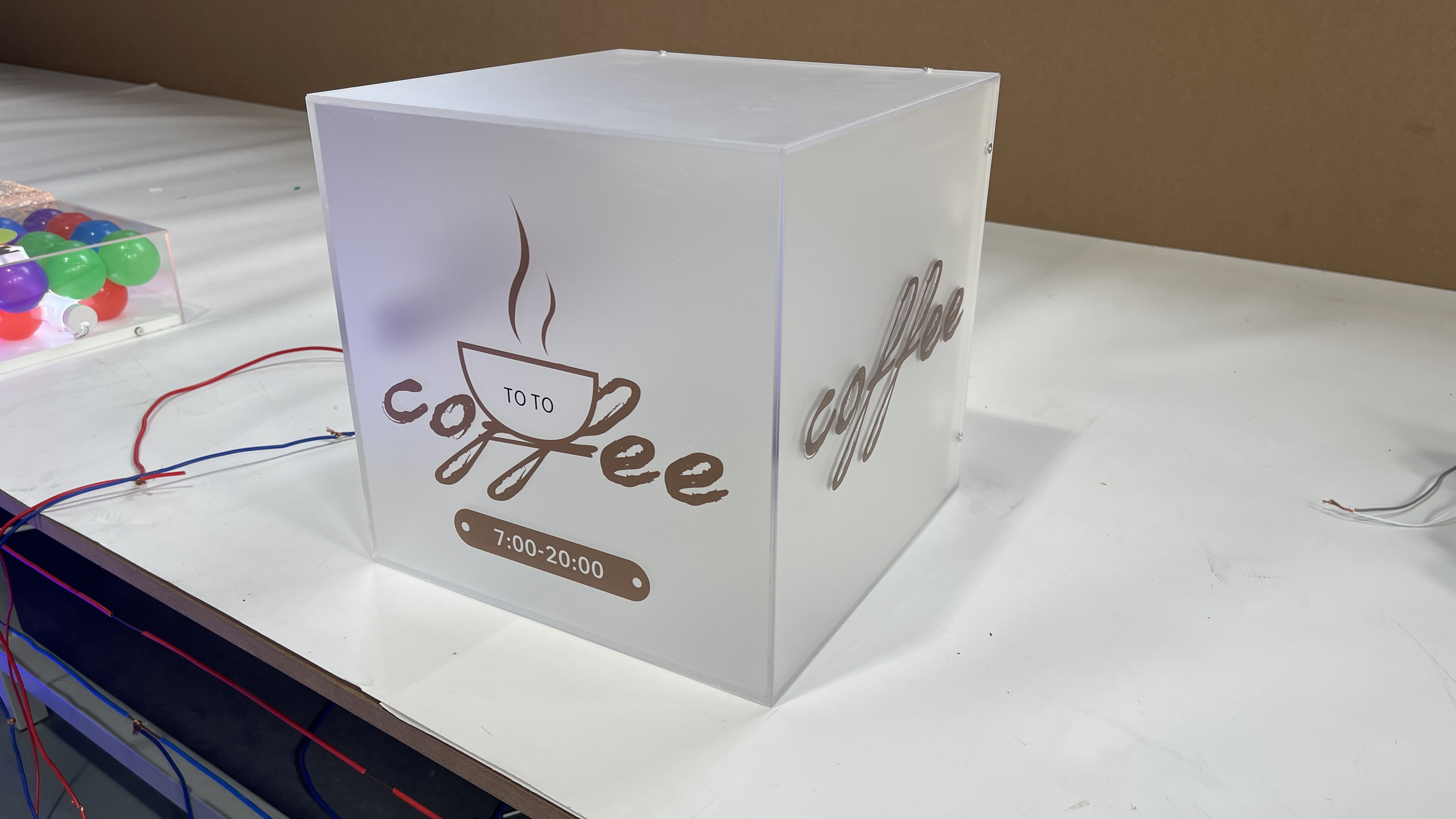 Customized Color LED Metal Exhibition Light Box with Double Side Acrylic Sign Display