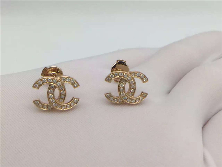Logo Earrings in 18K Yellow Gold with Dropping Pearl Fashion Lady Jewelry Global Shipping