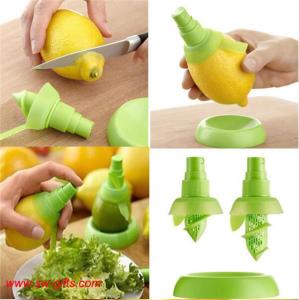 Quality Lemon watermelon Juice Sprayer Citrus Spray Hand Fruit Juicer Squeezer Reamer Kitchen Tool wholesale