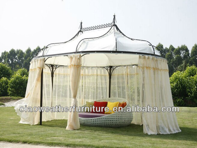 Outdoor Rattan Round Bed with Fixed Design and Strong Aluminum Construction