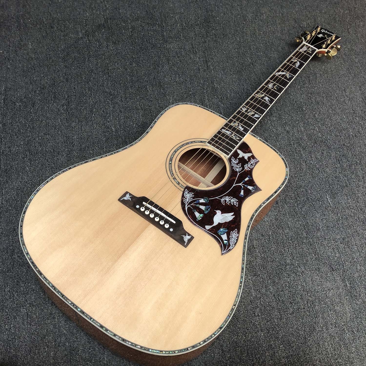 Custom HUMMINGBIRD DOVE Acoustic Guitar in Natural