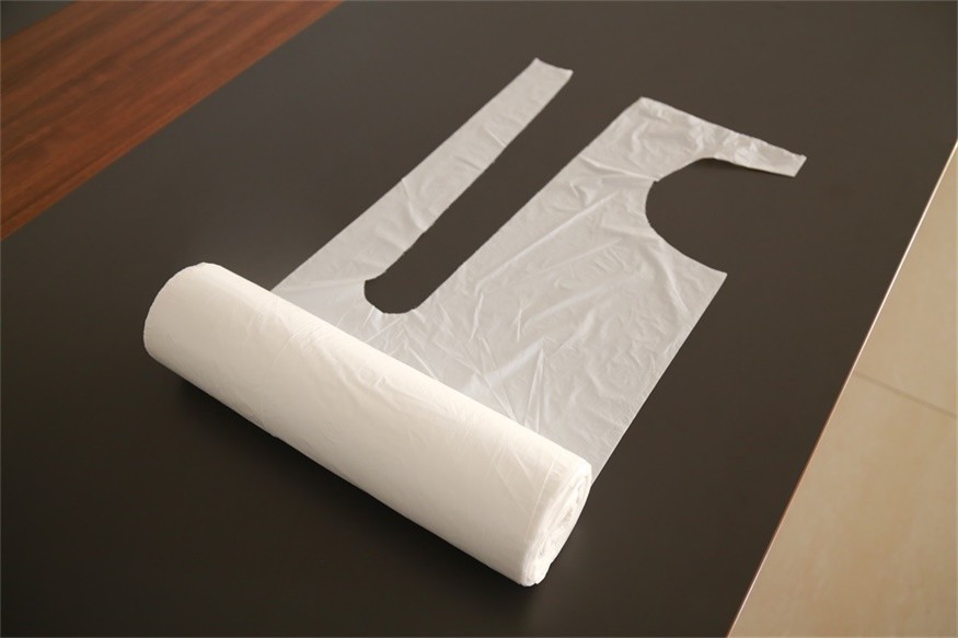 Disposable Aprons On A Roll Red Green Blue Poly Aprons LDPE HDPE Roll Pack
