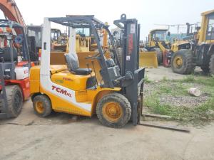Quality Used Origin Japan 3 Ton Forklift Tcm Fd30 with 3 Stages Mast with High Quality and Nice Price. wholesale