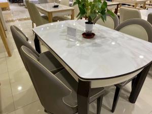 Quality Living Room Solid Wood Dinette High Hardness Strong Wear Resistance wholesale