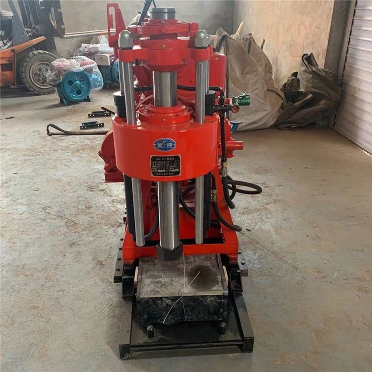 Crawler Mounted Soil Test Core Drilling Machine 200 Meters With Hydraulic Tower
