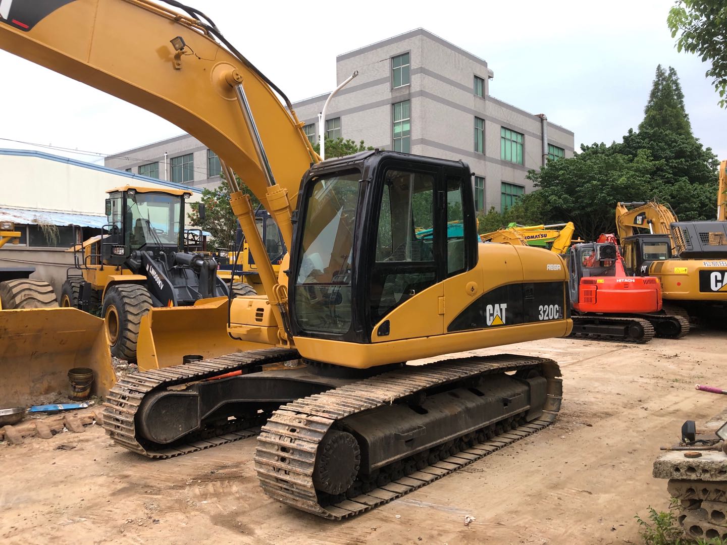 Used Cat 320CL Excavator with 2016 Year and Kawasaki Hydraulic Pump in Shanghai