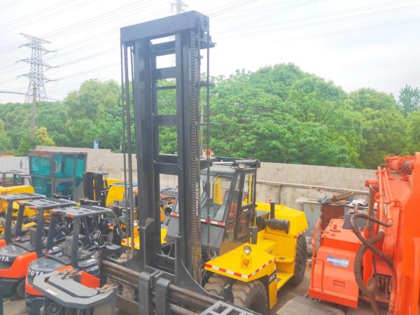 Used Komatsu Forklift 25 Ton Komatsu Fd250 Forklifts with Good Condition Cheap