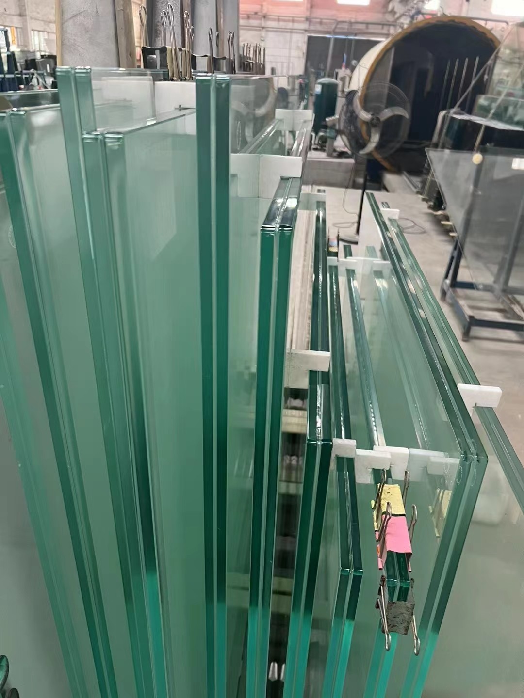 Flat And Curved PVB Laminated Tempered Glass SGP Safty Building Glass For Balustrades Stair Railing