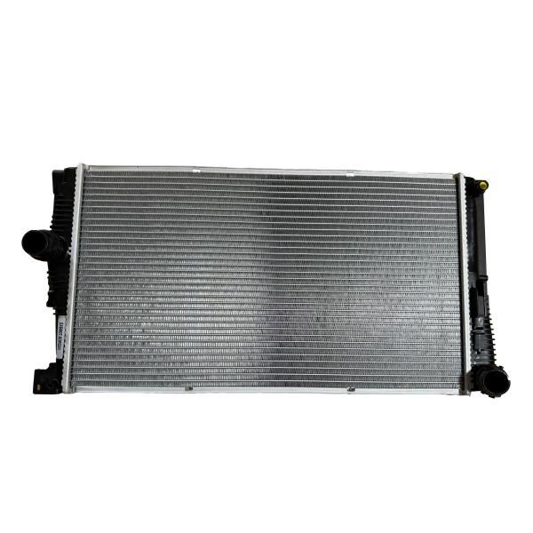17117626560 OE NO. Auto Parts Aluminum Radiator Plastic Water Tank for BMW F18