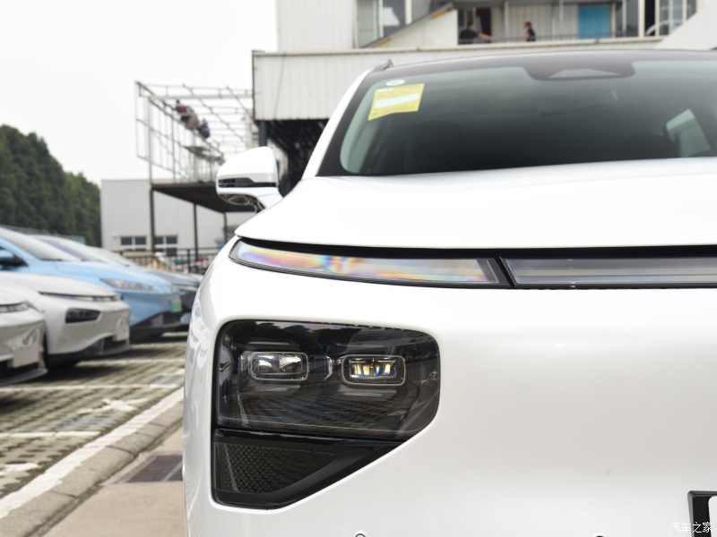 2023 Xiaopeng G9 Energy Electric Passenger Car with High Speed 700KM and 5-door 5-seats Body Structure