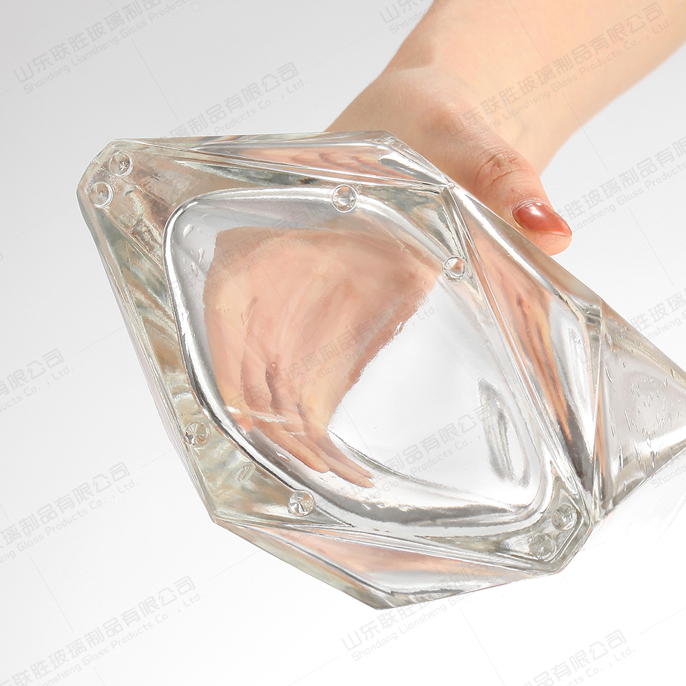 Diamonds Shaped Glass Tequila Bottle 500ml 700ml 750ml for Wine Industrial Beverage