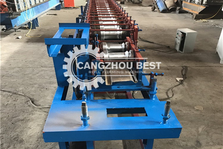 PU Foamed Roller Shutter Door Machine Slat Roll Forming Machine 5.5kw