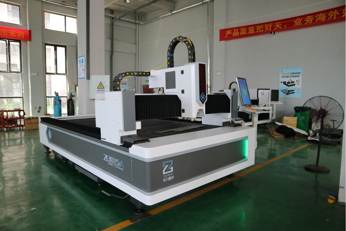 1500x3000mm Stainless Steel Sheet CNC Fiber Laser Machine 3 Phase