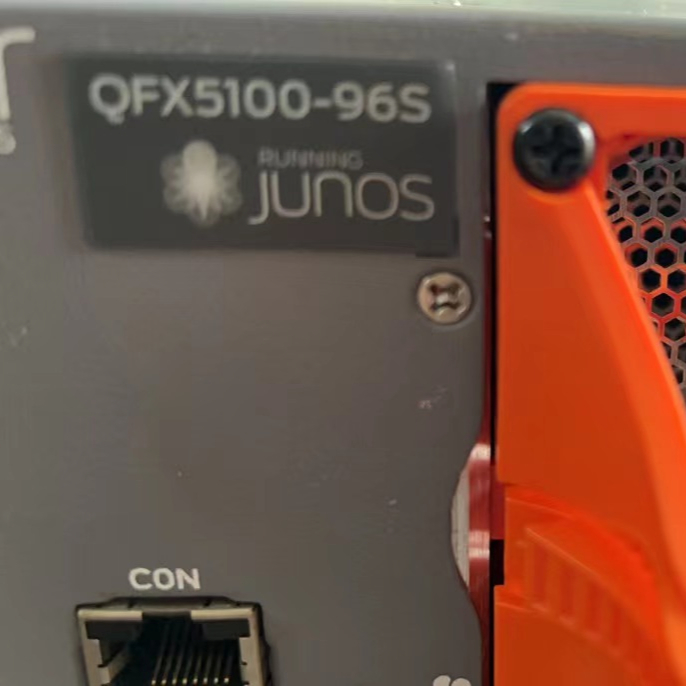 QFX5100-96S 96X 1/10Gb SFP 8x 40G QFSP L3 Managed Switch With 2.56Tbps Switch Capacity