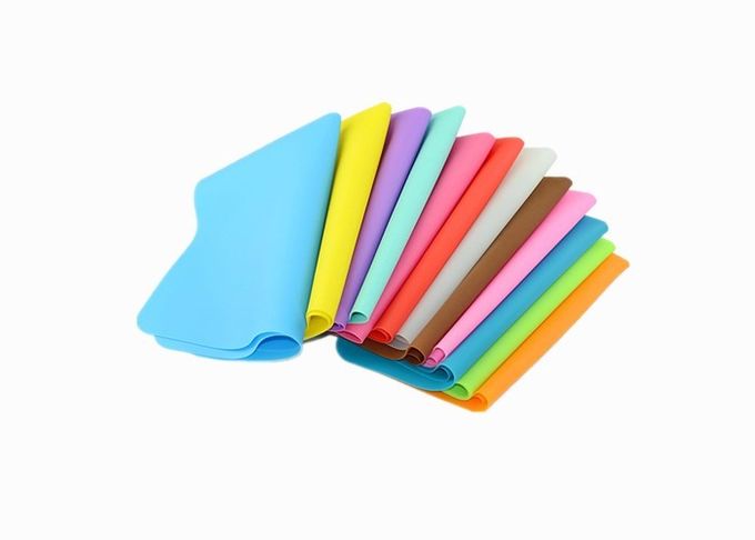 BPA Free Square Non Slip Placemats , Heat Resistant Silicone Placemats
