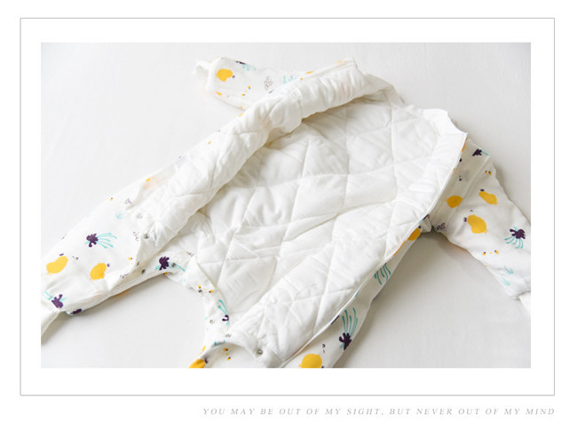 Unisex Muslin Baby Pajamas Cotton Fabric Plain Dyed Newborn Baby Outfits ODM / OEM