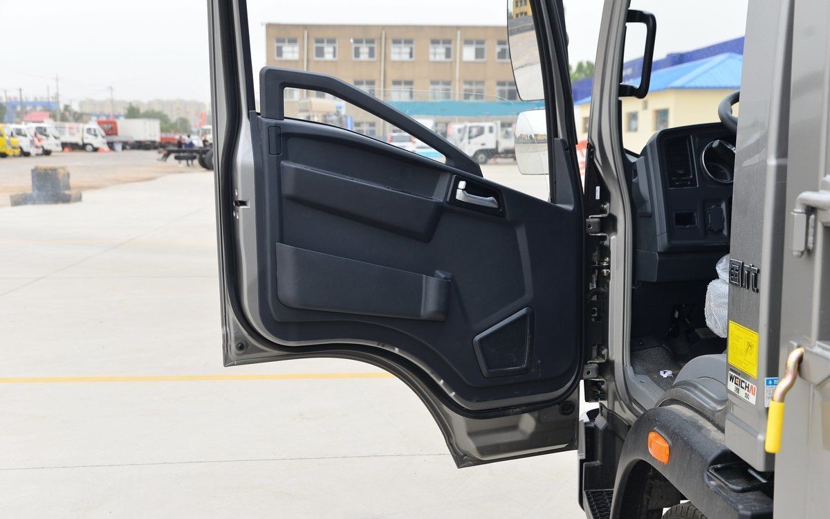 HOWO Hummer H 140HP 4.15M Diesel Fuel Light Cargo Truck 95KM/H