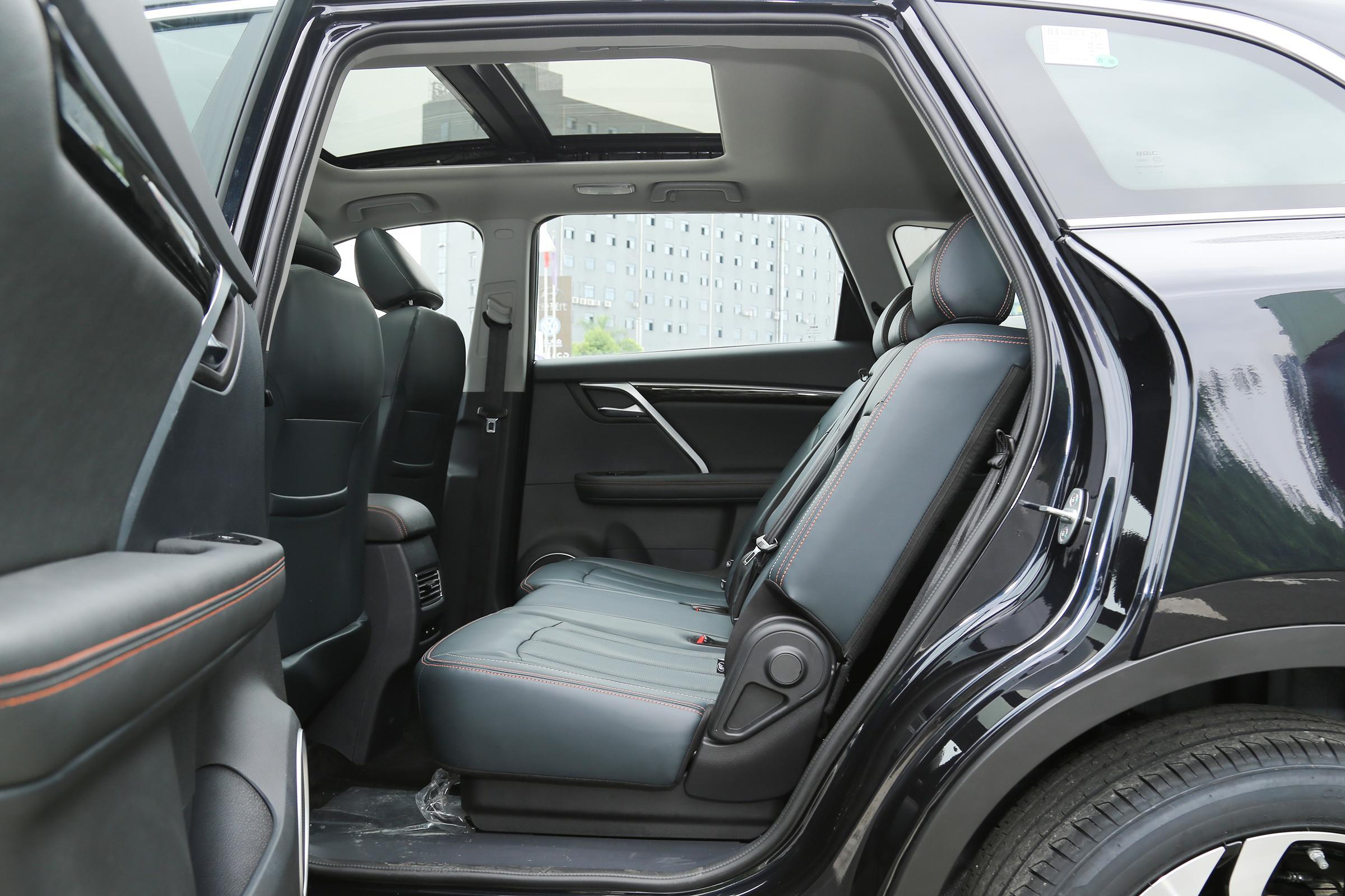 Affordable 2021 Baic Ruixiang X5 SUV Gasoline 1.5T MT 156hp FWD LHD Car Engine Model 1.5T 156hp L4