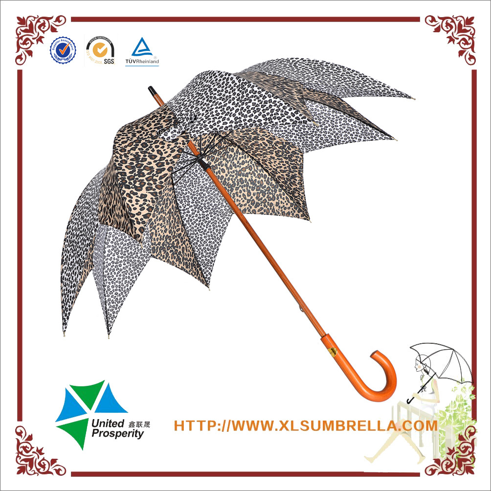 Wooden J Handle Leopard Print Color Change Umbrella For Women