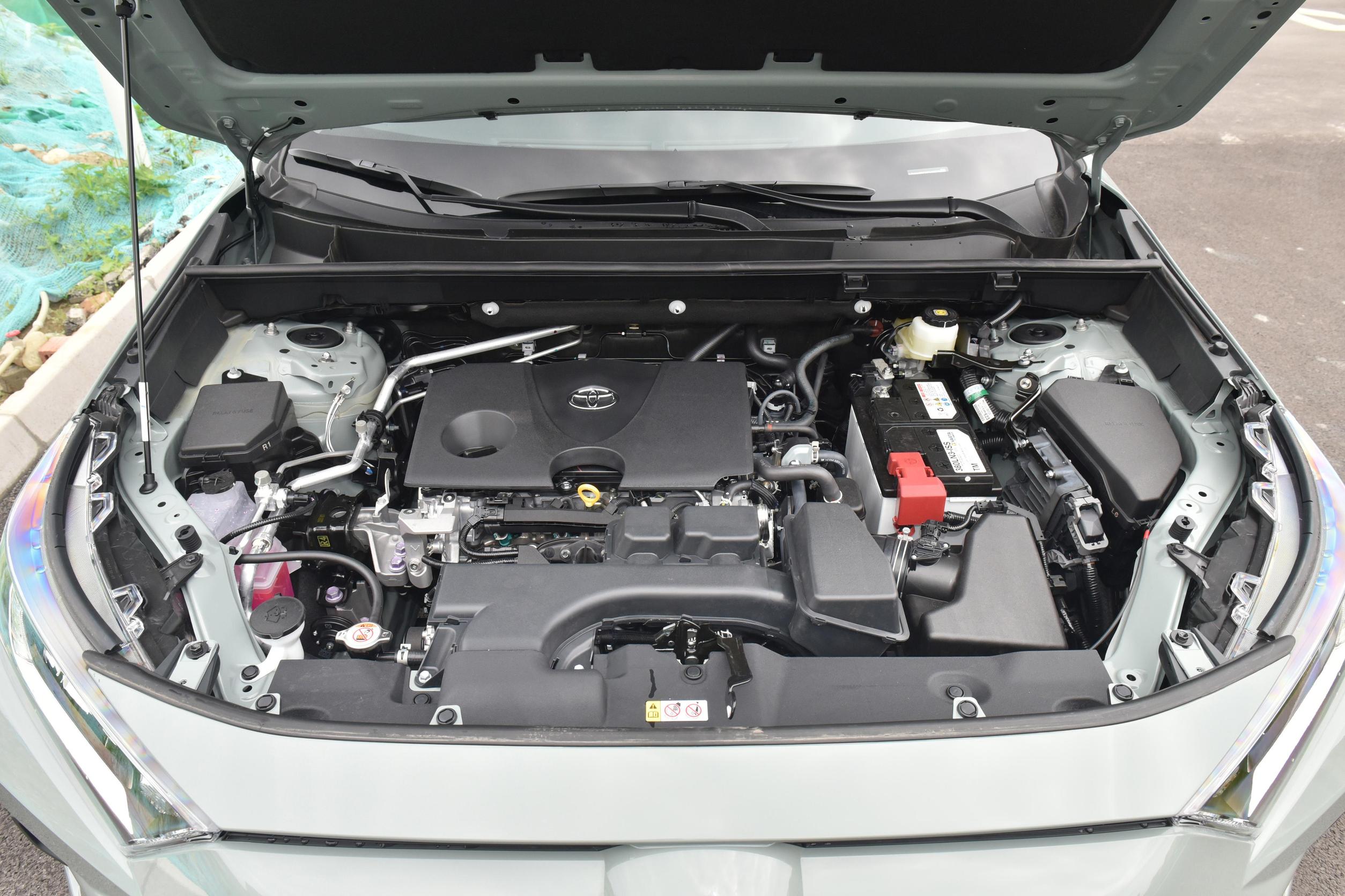 Month 2 Petrol Vehicle To-yota Rav 4 Series Auto Suv Gasoline Automobile Hybrid Cars with Modern Design
