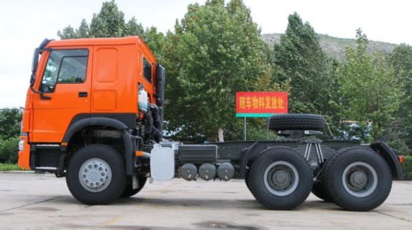 Professional Prime Mover Tractor , 371HP HOWO 6x4 Tractor Truck 10 Wheels LHD