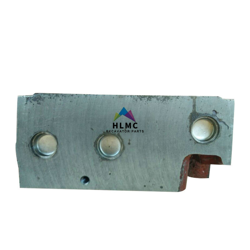 KOMATSU Excavator Parts 4D95 Diesel Engine Parts Cylinder Head 6204131100 6204-13-1100