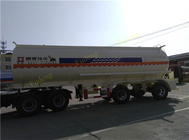 10000 Gallon Fuel Tanker Semi Trailer , 3 Cabins Gasoline Semi Truck
