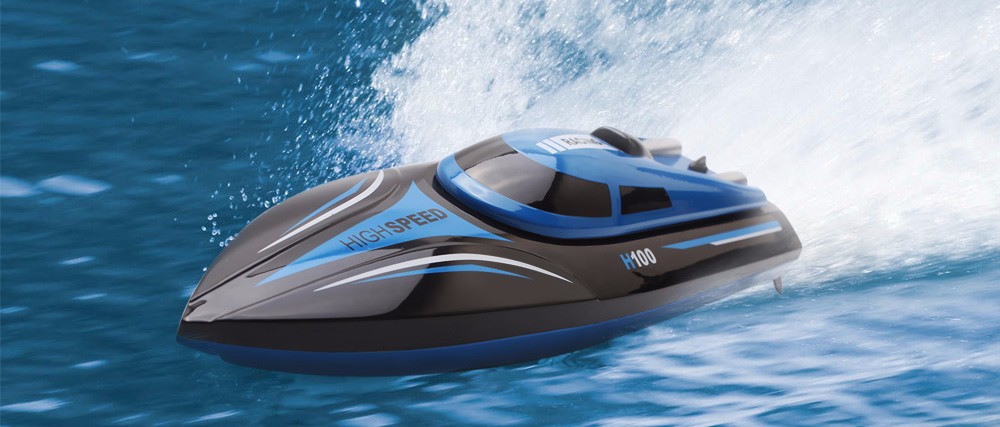 2.4GHz 4 Channel High Speed Remote Control RC Boat With LCD Screen