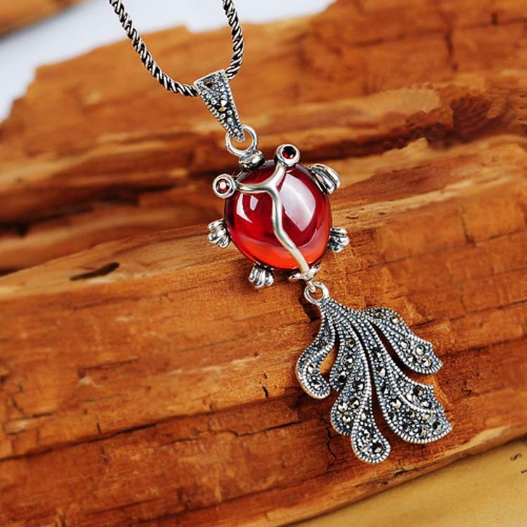 Sterling Silver Chain Vintage Marcasite Garnet Goldfish Pendant Necklace(N12036)