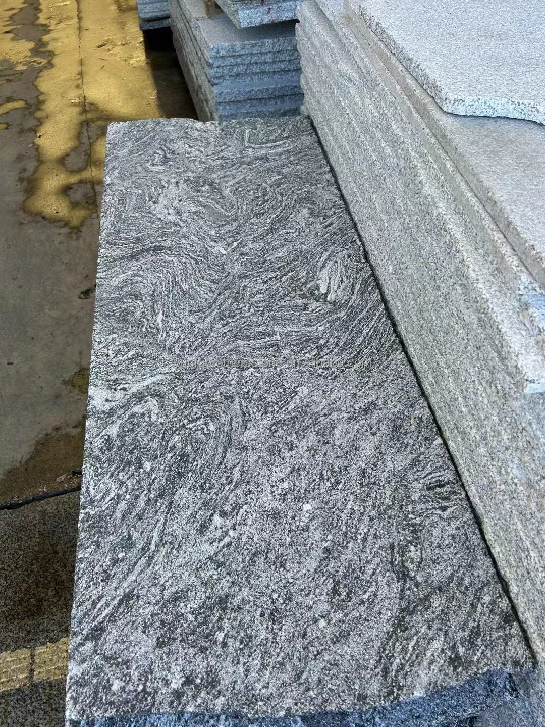 Modern Hotel Matt Surface Finishing Natural Stone Dark Grey Granite with White Veins Stair