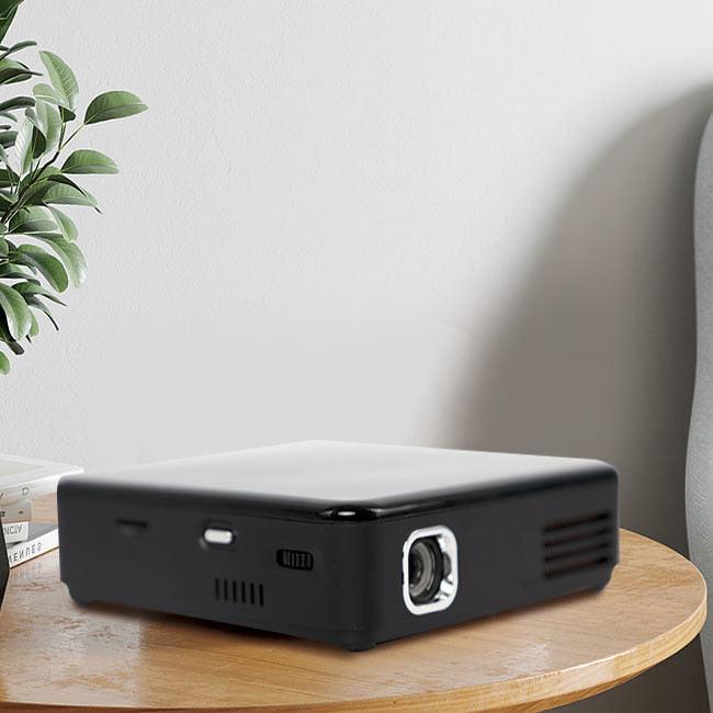 WVGA 854*480 Small Portable Home Theater Projector 7.4V 4000mAh