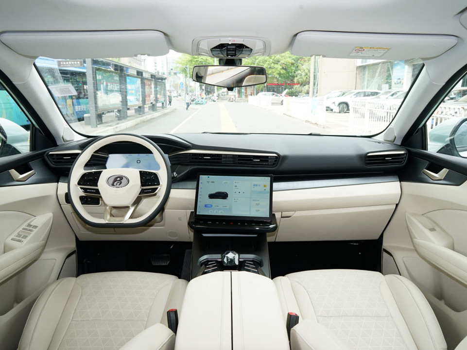 Plug-in Hybrid SUV BG X7 5/7 Seat Spacious And Powerful SUV Support Assembly