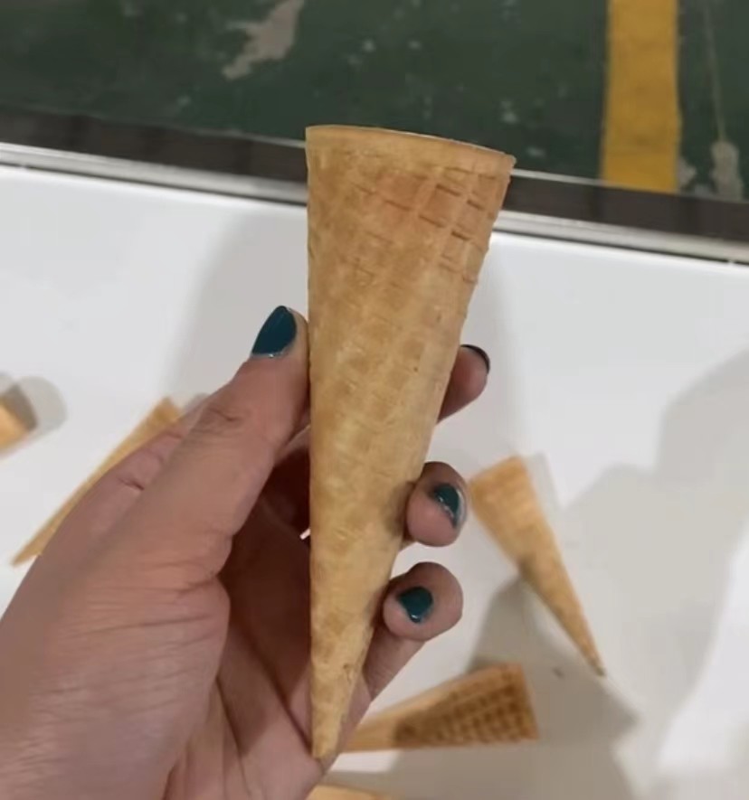 Automatic Rolled Sugar Cone Baking Machine For Ice Cream 6000pcs/h