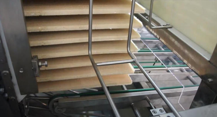 Automatic wafer ice cream cone machine biscuit sandwiching machine