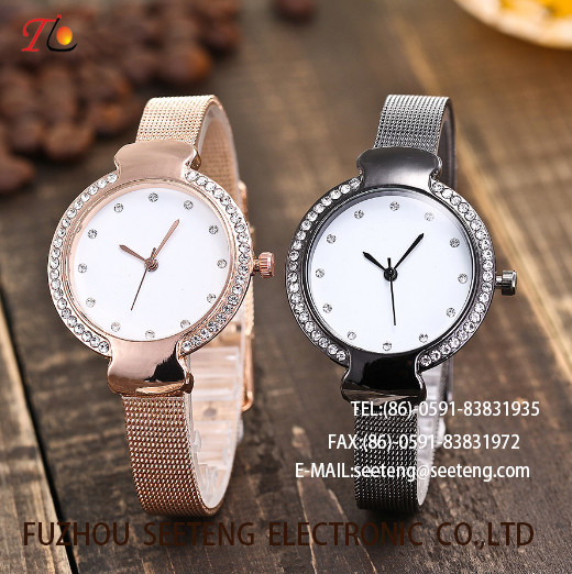 LADY WATCH WITH DIAMOND ALLOY WATCH QUARTZ WATCH AND METAL WATCH BAND FASHION WATCH CONCISE STYLE BLACK/GOLD