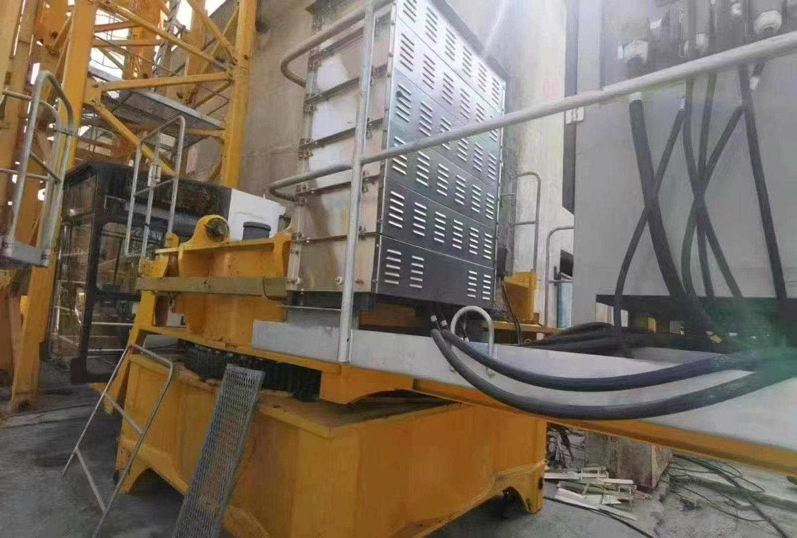 2022 Special Zoomlion Tower Crane with 11.4m Amplitude and 100m/min Luffing Speed