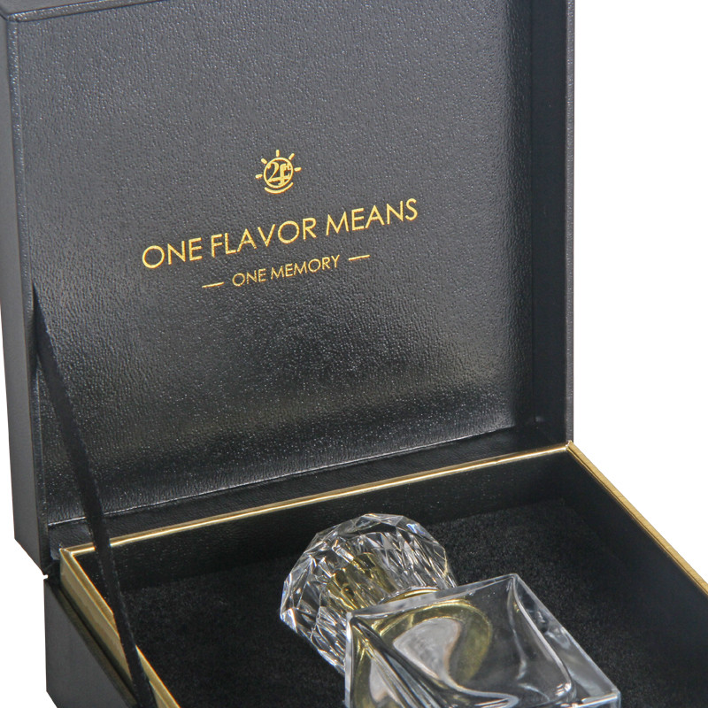 Perfume Rigid Cardboard Gift Boxes CCNB Coating 120gsm Matte 15*10*5CM