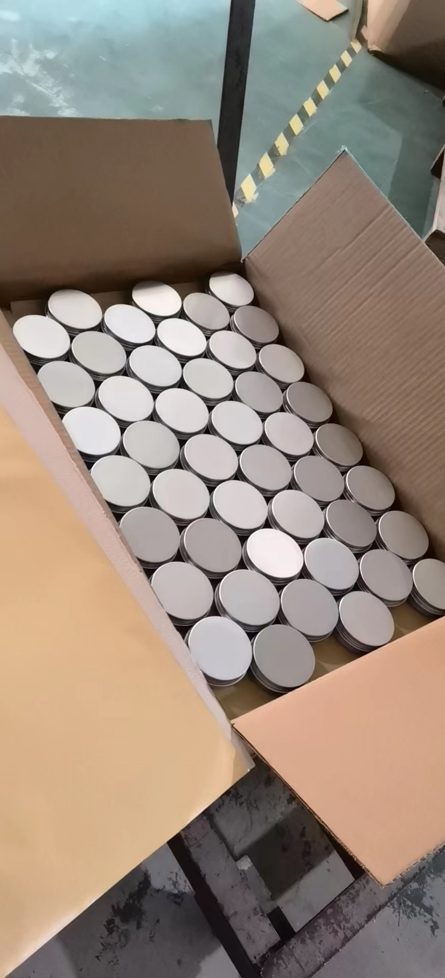 Customized Label Empty 100ml 200ml 300ml 500ml 1000ml Aluminum Bottles Spray Fine Mist Lid for Lotion Shampoo Essential Oil