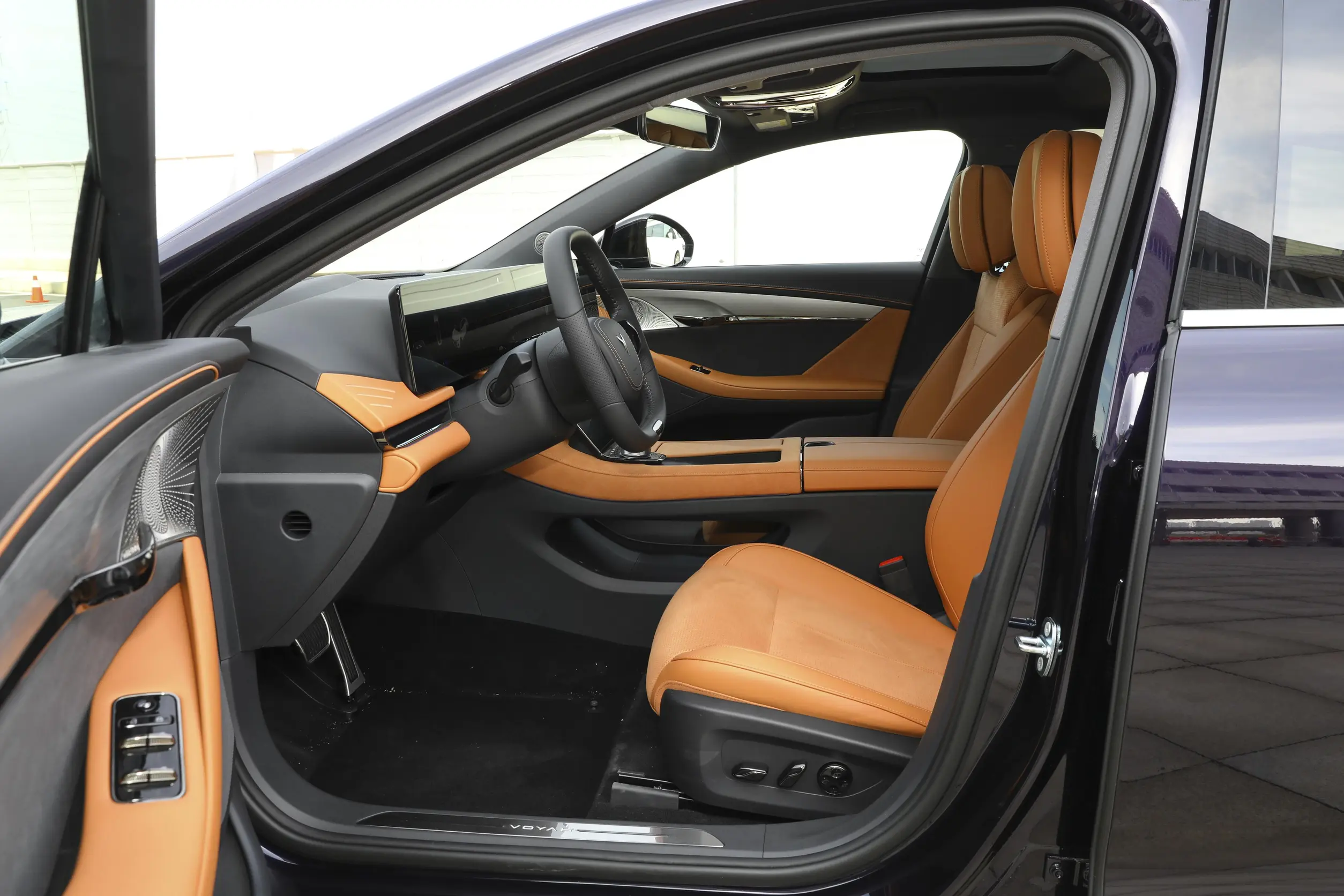 2024 Product 4wd Chasing Light PHEV Ultra Long Range Edition with 810Nm Maximum Torque and 1.5T 136 Horsepower L4 Engine